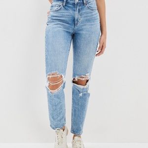 American Eagle Light Wash Strigid Ripped Distressed High Waisted Mom Jeans